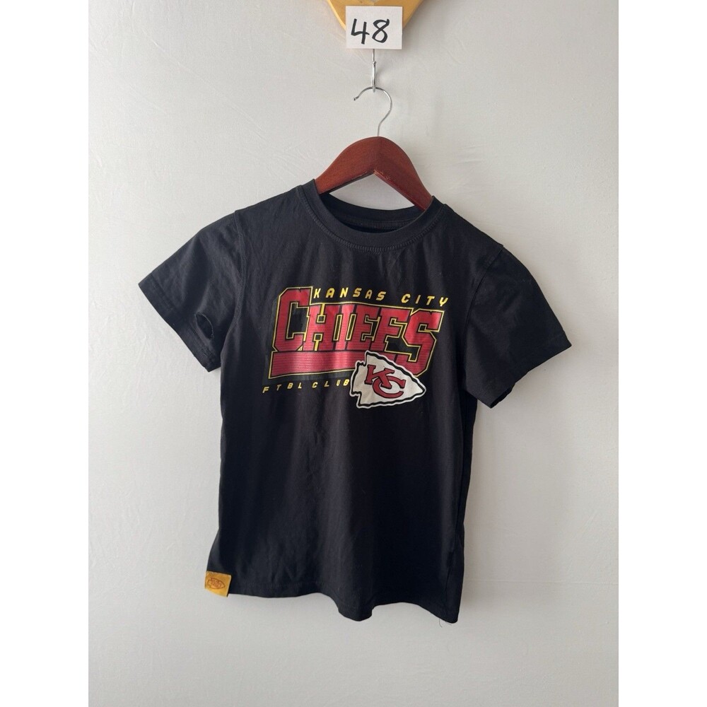 Kansas City Chiefs NFL Football Graphic T-Shirt Black Short Torn Sleeve (photo)